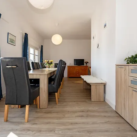 Lebensfreude Apartment *